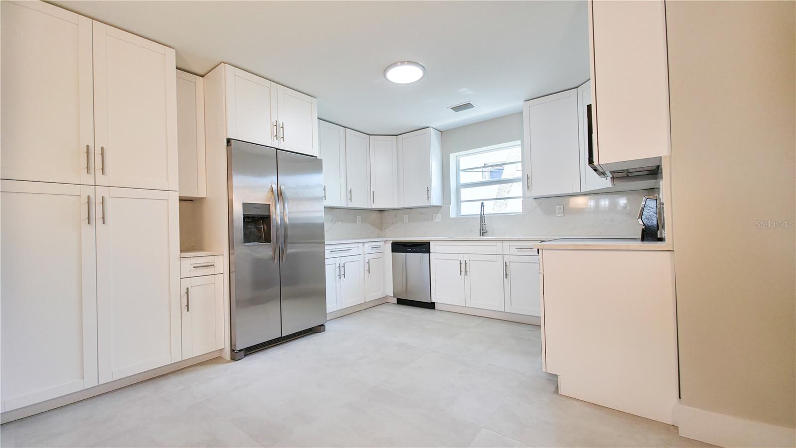 Image 8 of 27 For 5039 Beach Road A