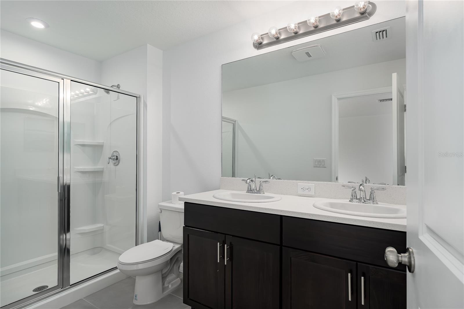 Image 16 of 30 For 6345 Willowside Street