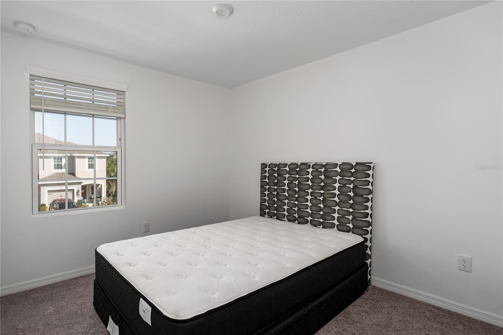 Image 21 of 30 For 6345 Willowside Street