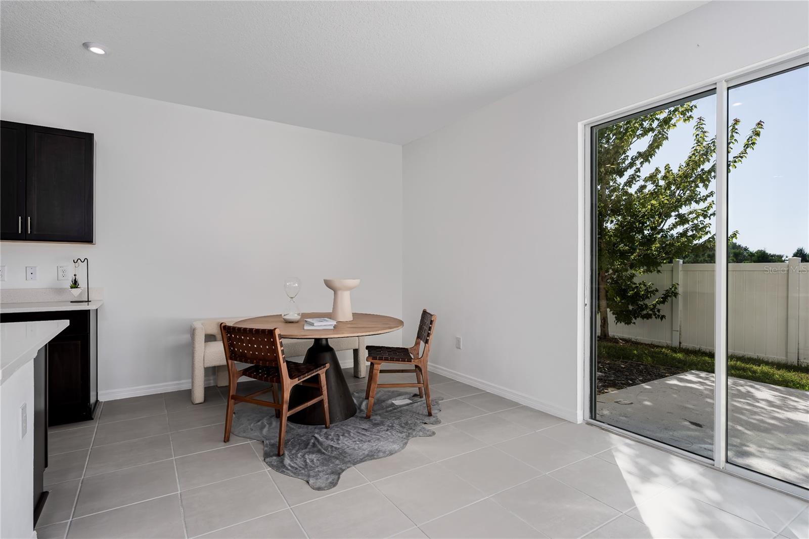 Image 6 of 30 For 6345 Willowside Street