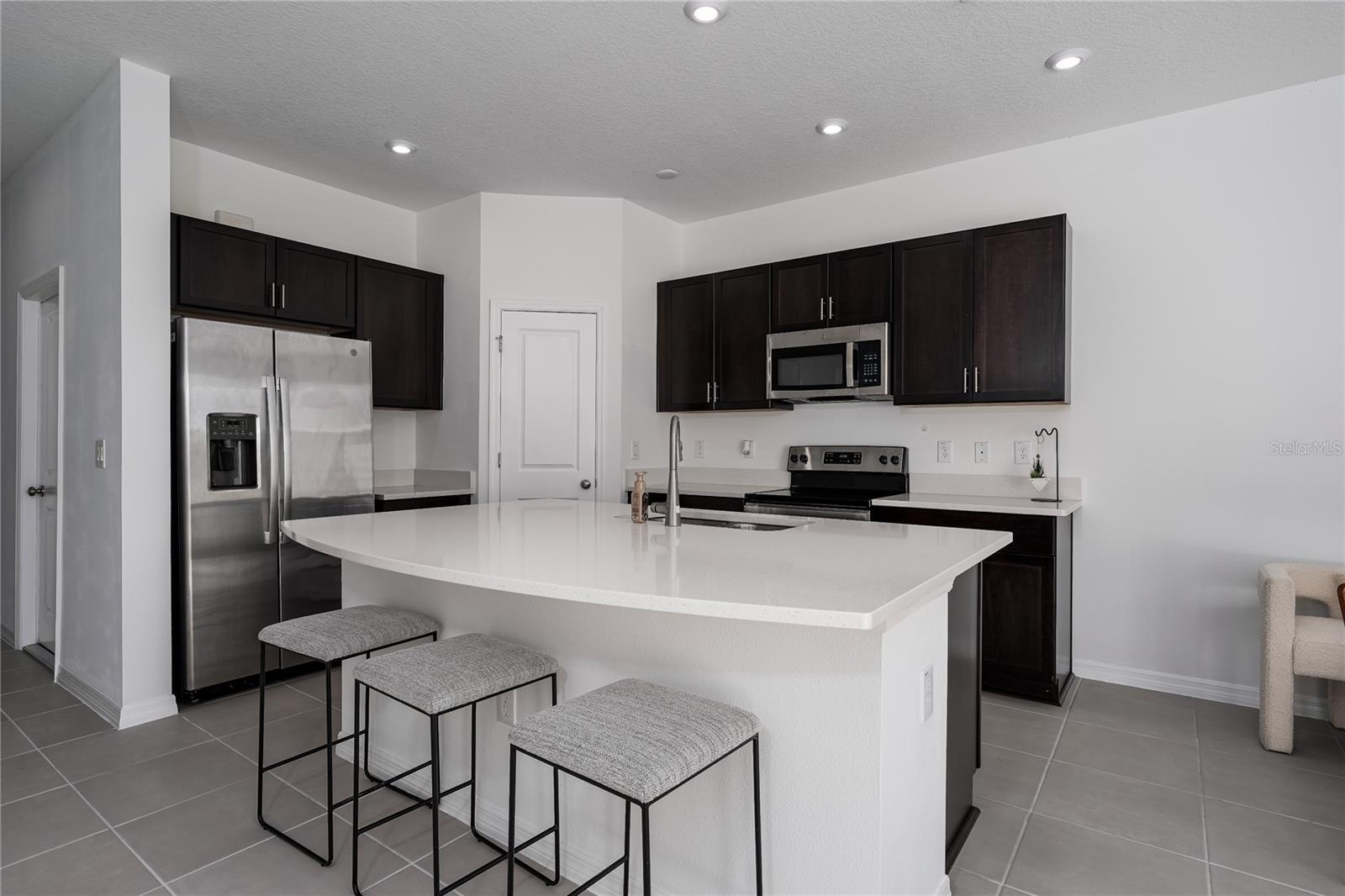 Image 7 of 30 For 6345 Willowside Street