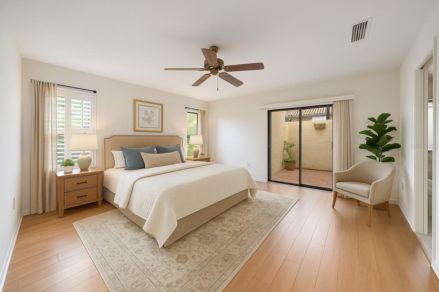 Image 11 of 29 For 4581 Lakecrest Place 22