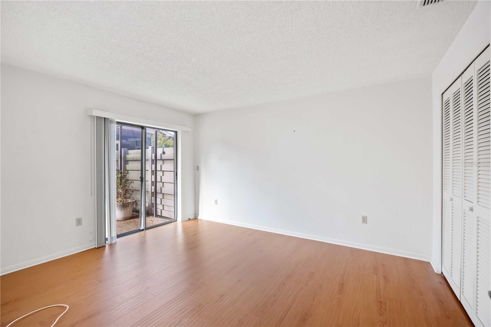 Image 16 of 29 For 4581 Lakecrest Place 22