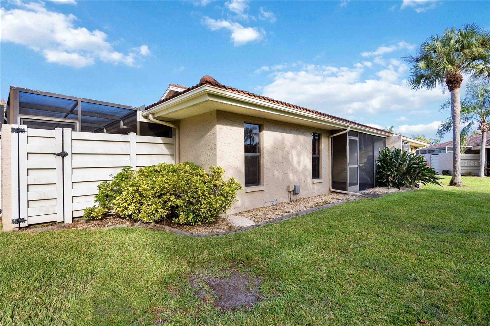 Image 23 of 29 For 4581 Lakecrest Place 22