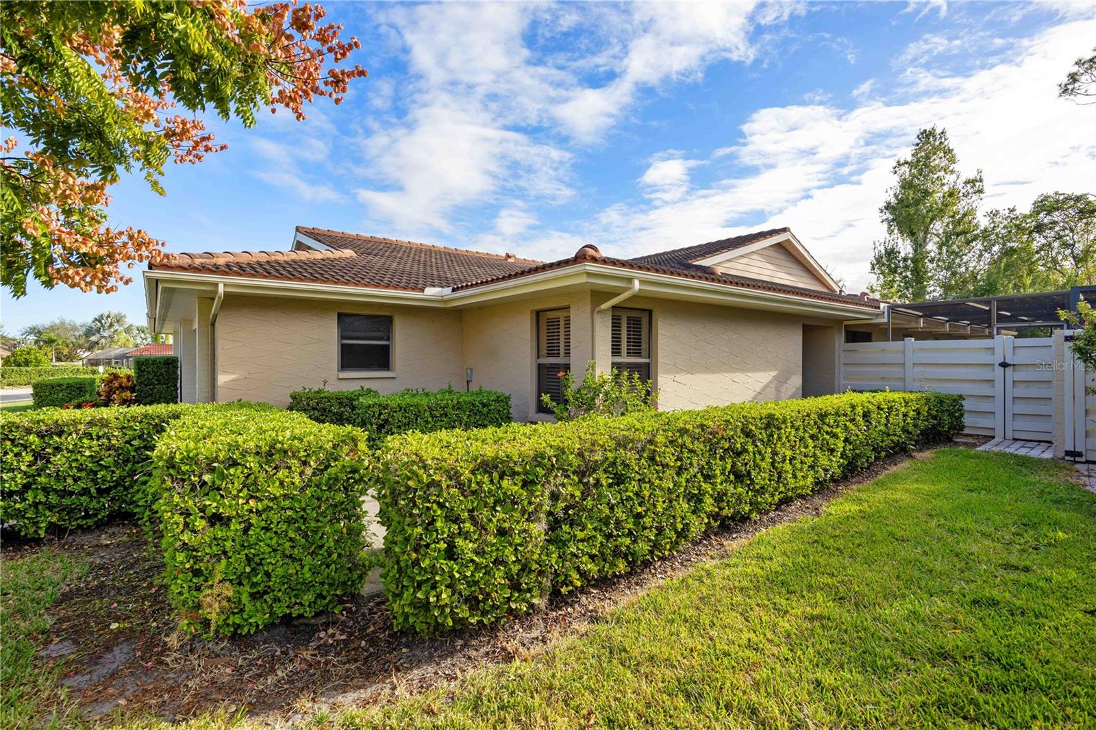 Image 3 of 29 For 4581 Lakecrest Place 22