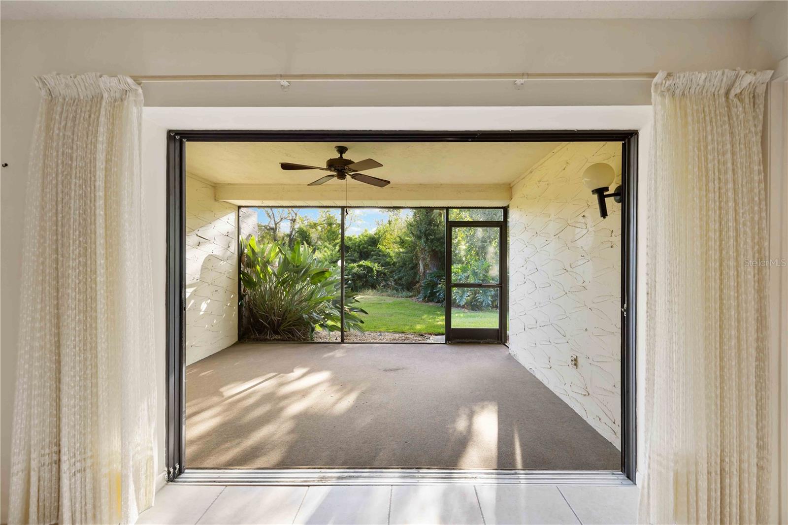 Image 8 of 29 For 4581 Lakecrest Place 22