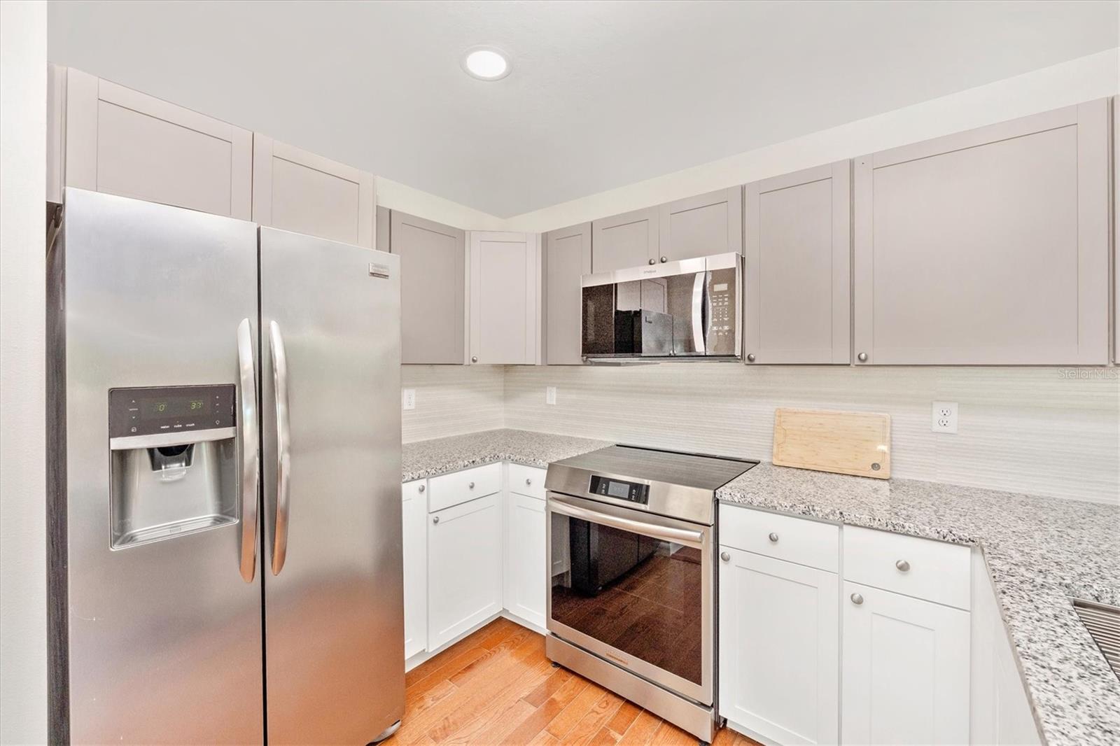 Image 21 of 50 For 907 Riviera Street