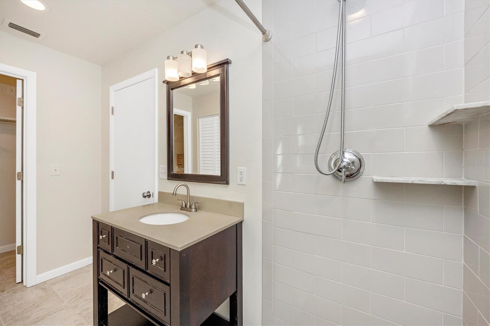 Image 35 of 50 For 907 Riviera Street