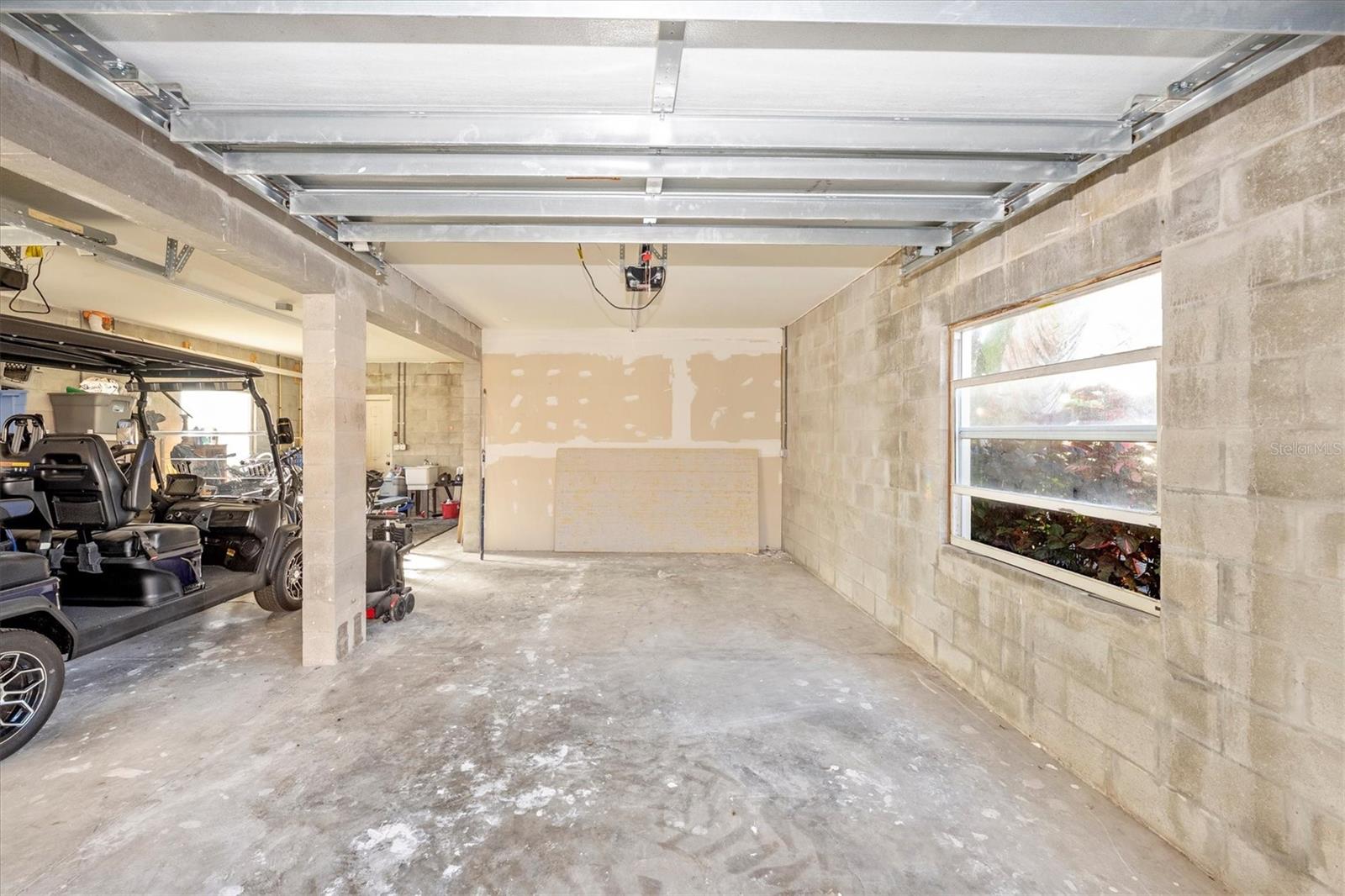 Image 46 of 50 For 907 Riviera Street