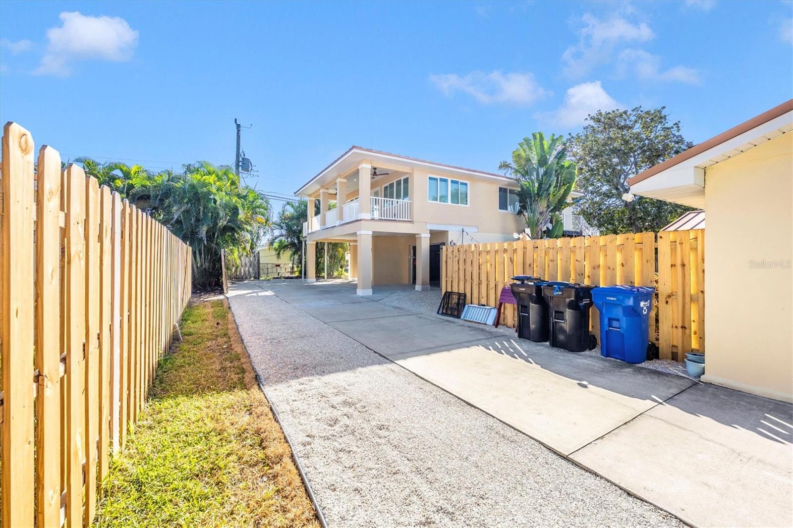 Image 49 of 50 For 907 Riviera Street