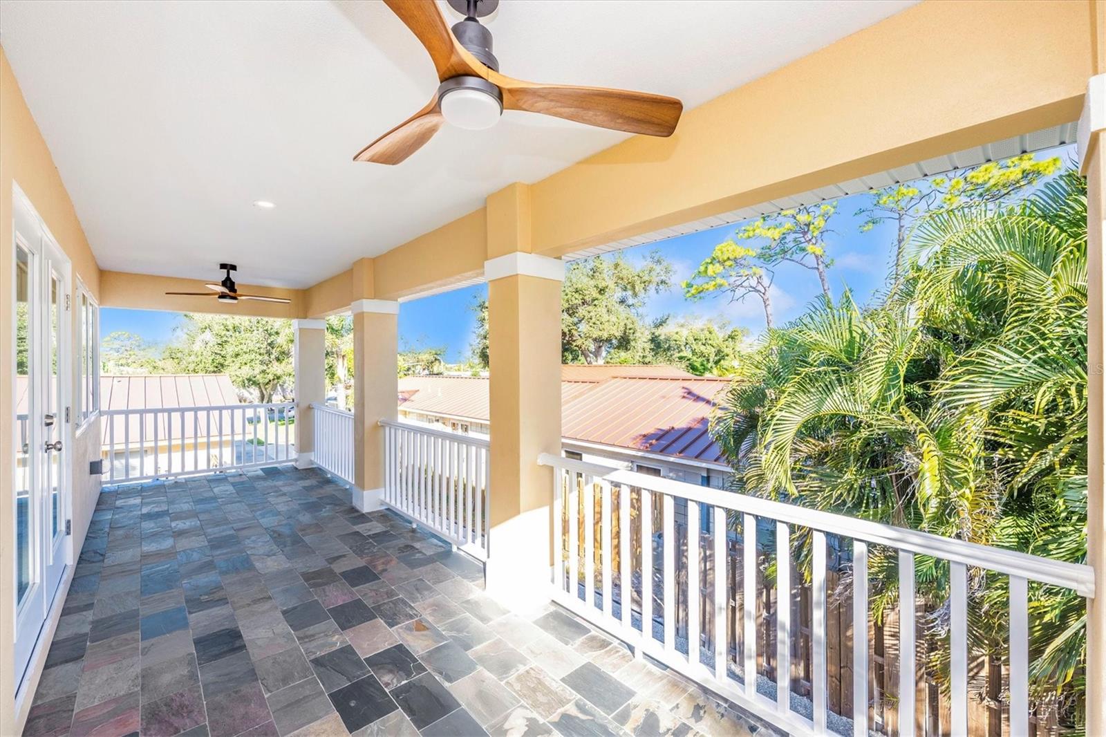 Image 8 of 50 For 907 Riviera Street