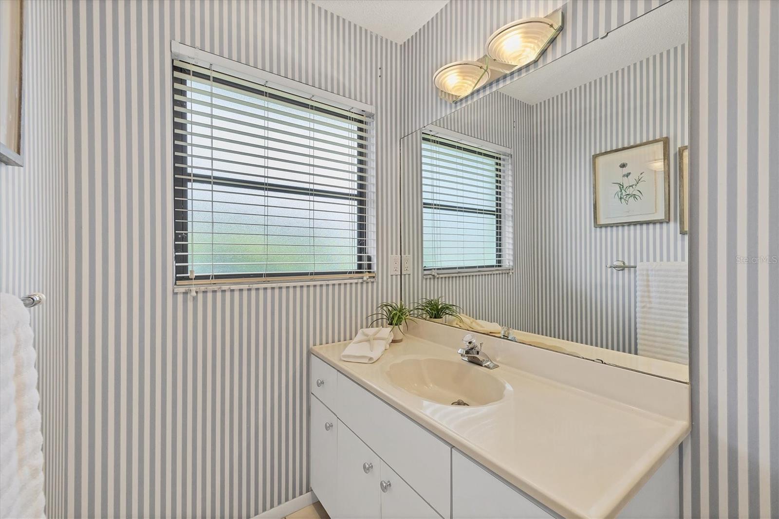 Image 29 of 55 For 4755 Ringwood Meadow