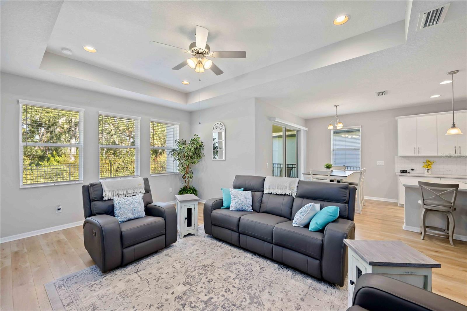 Image 4 of 29 For 14620 20th Street E