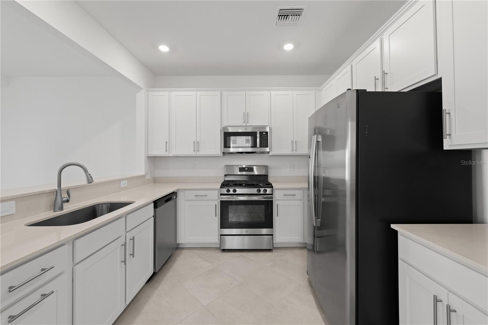 Image 13 of 63 For 14971 White Pearl Road