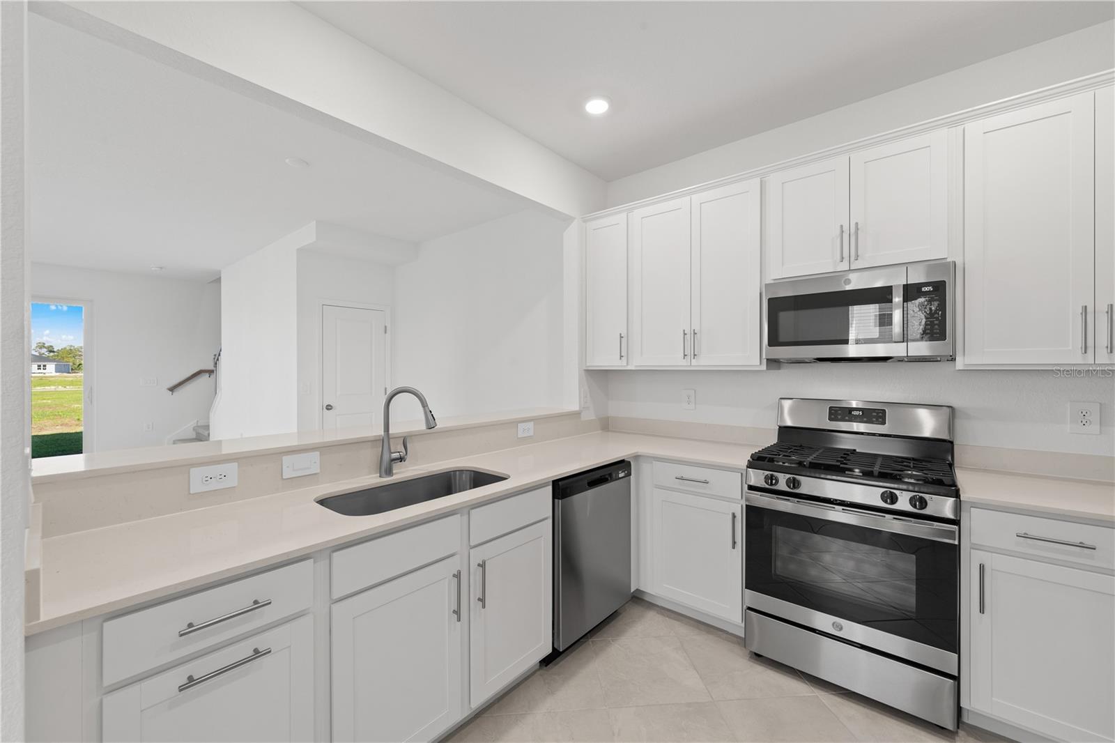 Image 15 of 63 For 14971 White Pearl Road