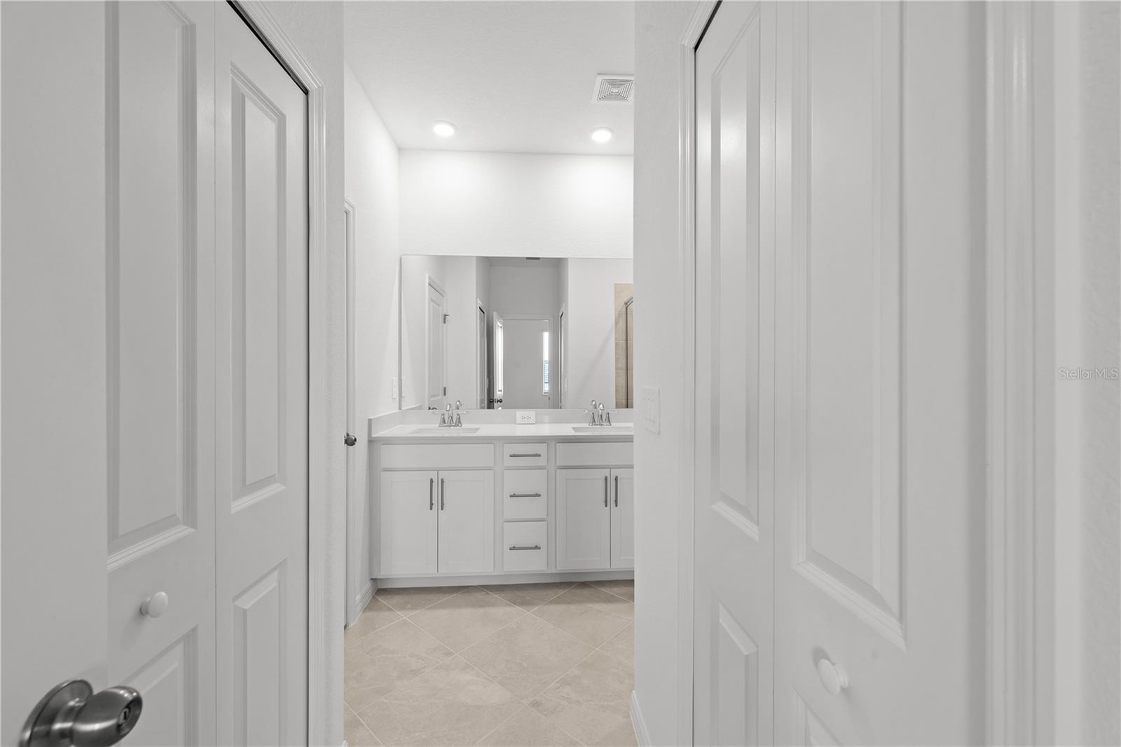 Image 39 of 63 For 14971 White Pearl Road