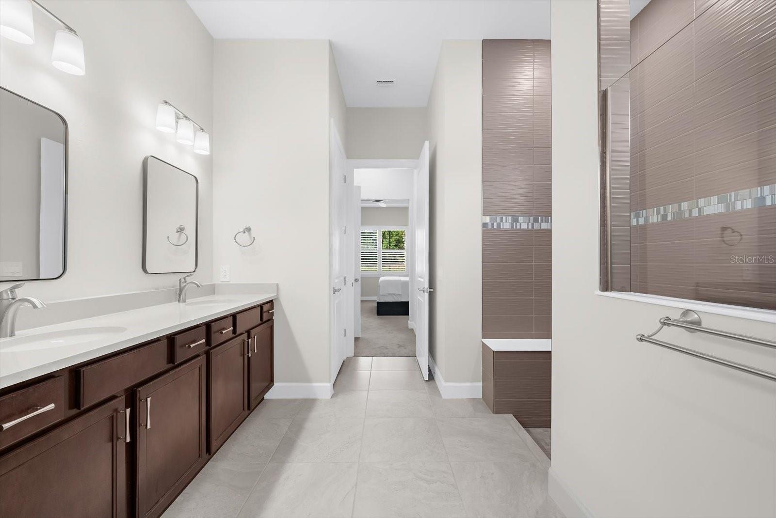 Image 31 of 100 For 7140 Woodville Cove