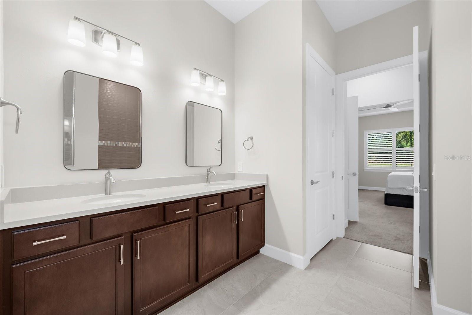 Image 32 of 100 For 7140 Woodville Cove