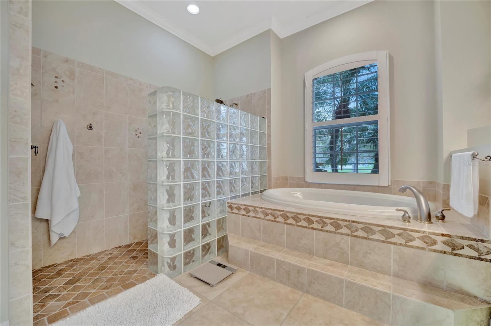 Image 61 of 86 For 3843 59 Avenue Circle