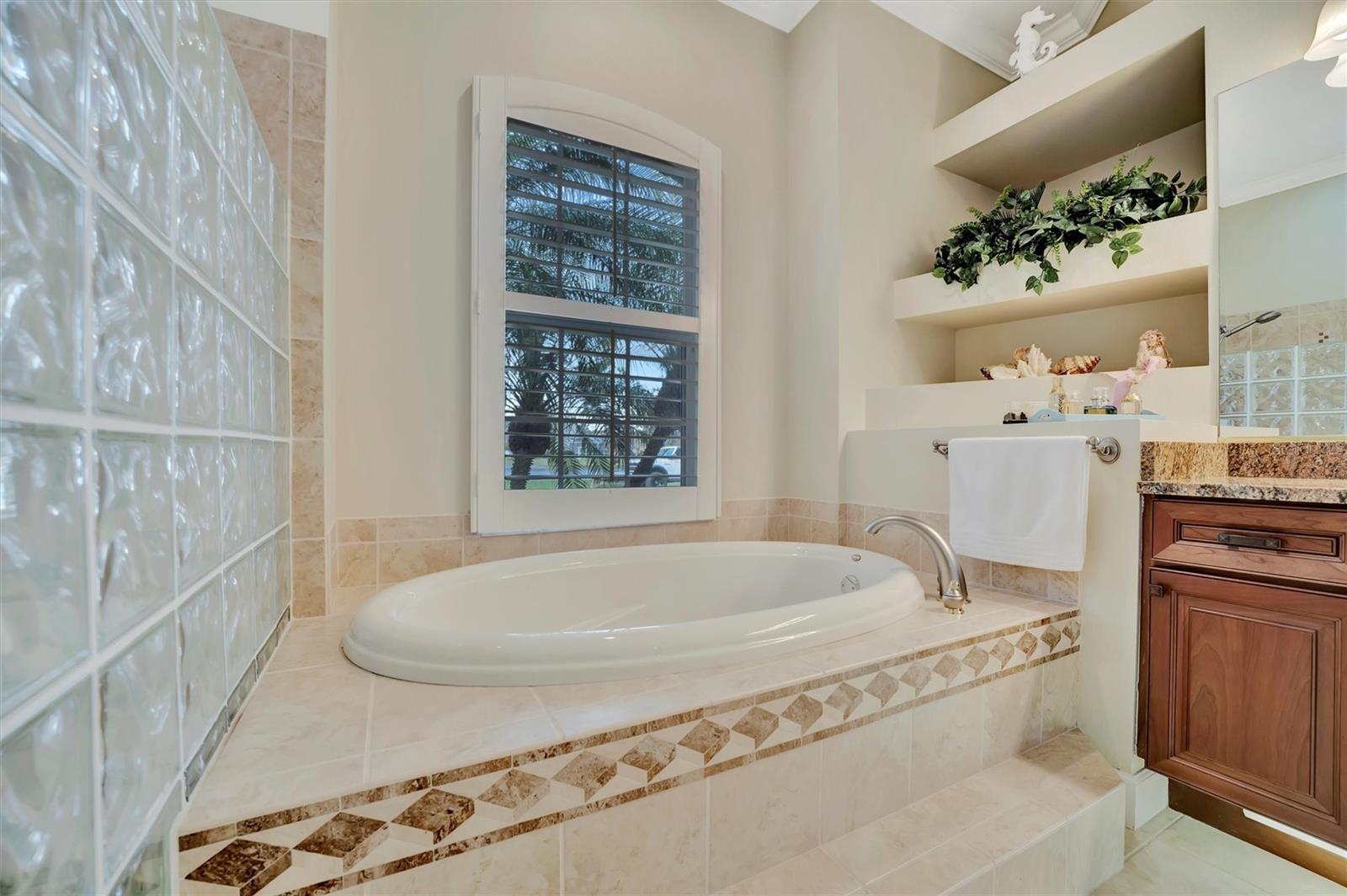 Image 62 of 86 For 3843 59 Avenue Circle