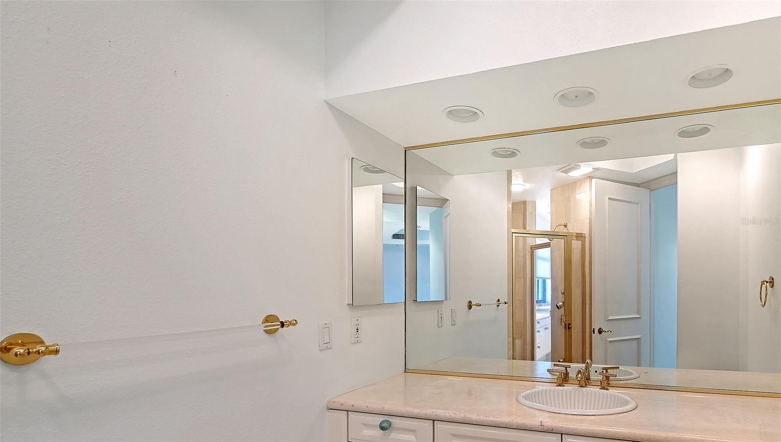 Image 12 of 65 For 1241 Gulf Of Mexico Drive 804