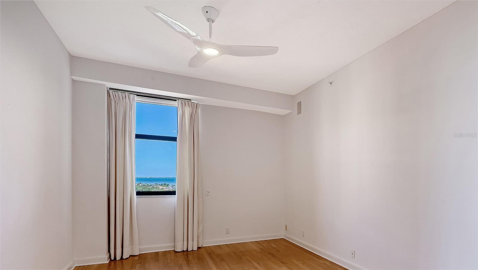 Image 22 of 65 For 1241 Gulf Of Mexico Drive 804