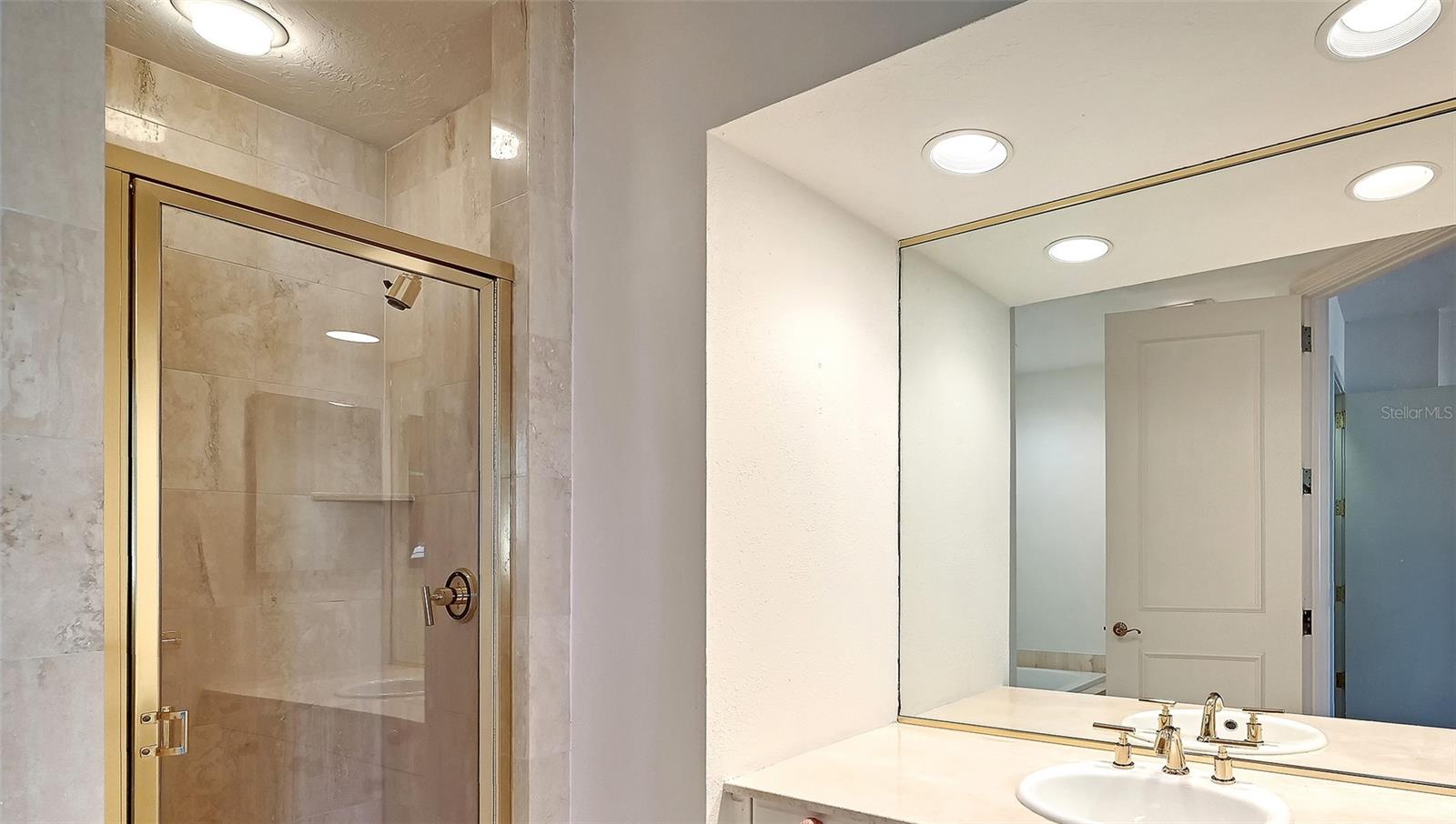 Image 28 of 65 For 1241 Gulf Of Mexico Drive 804