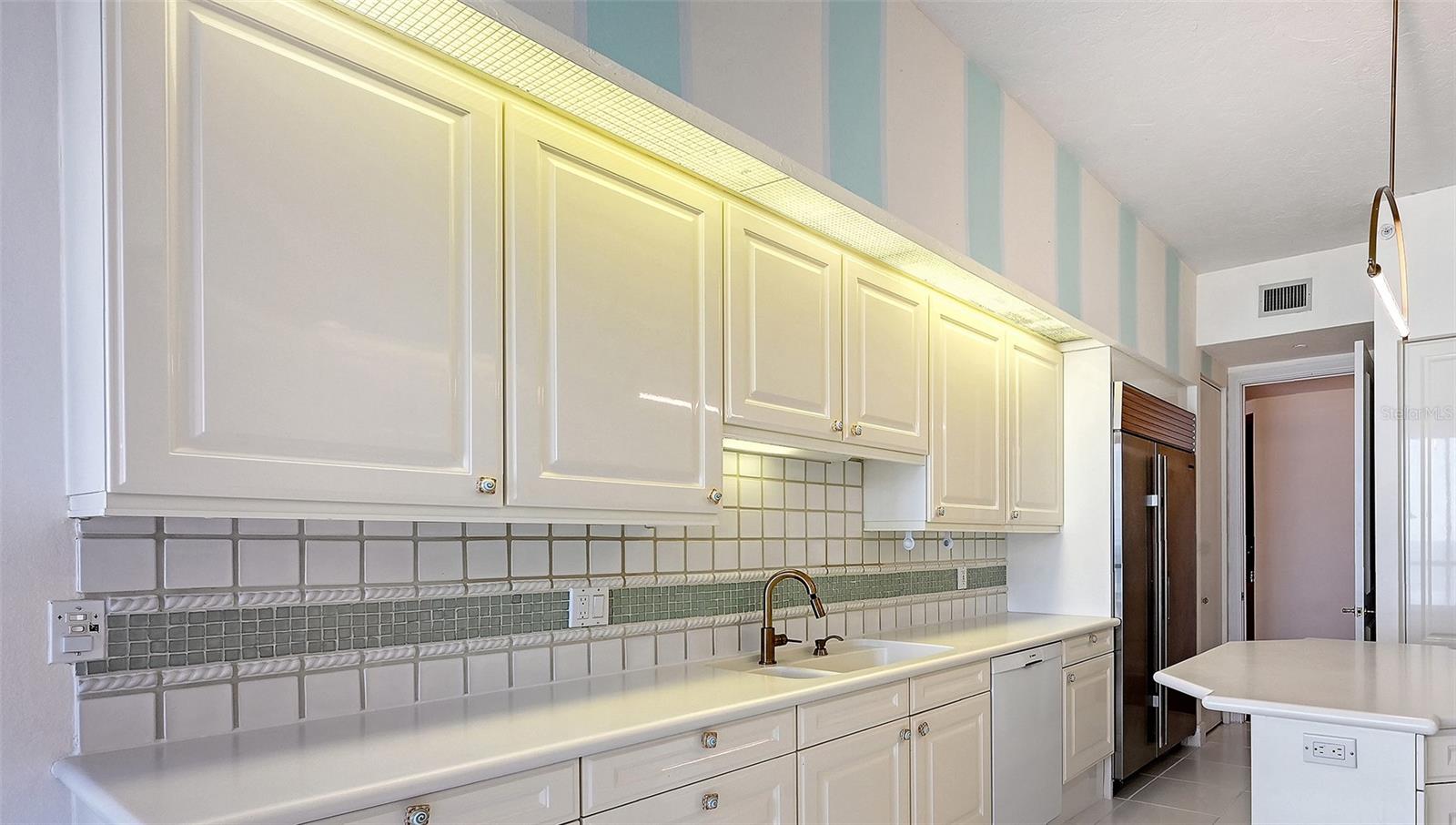 Image 41 of 65 For 1241 Gulf Of Mexico Drive 804