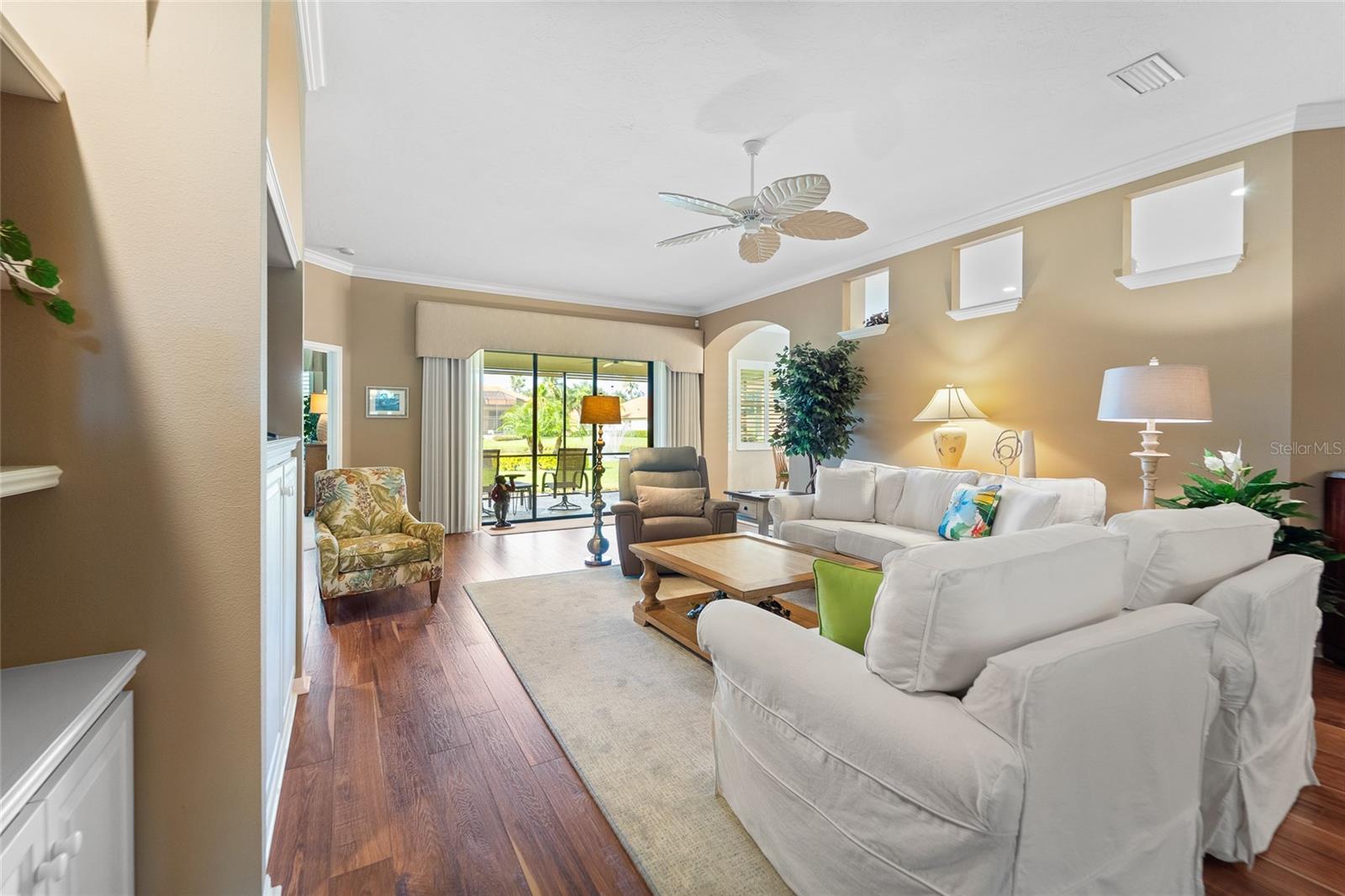 Image 11 of 50 For 5175 Cantabria Crest