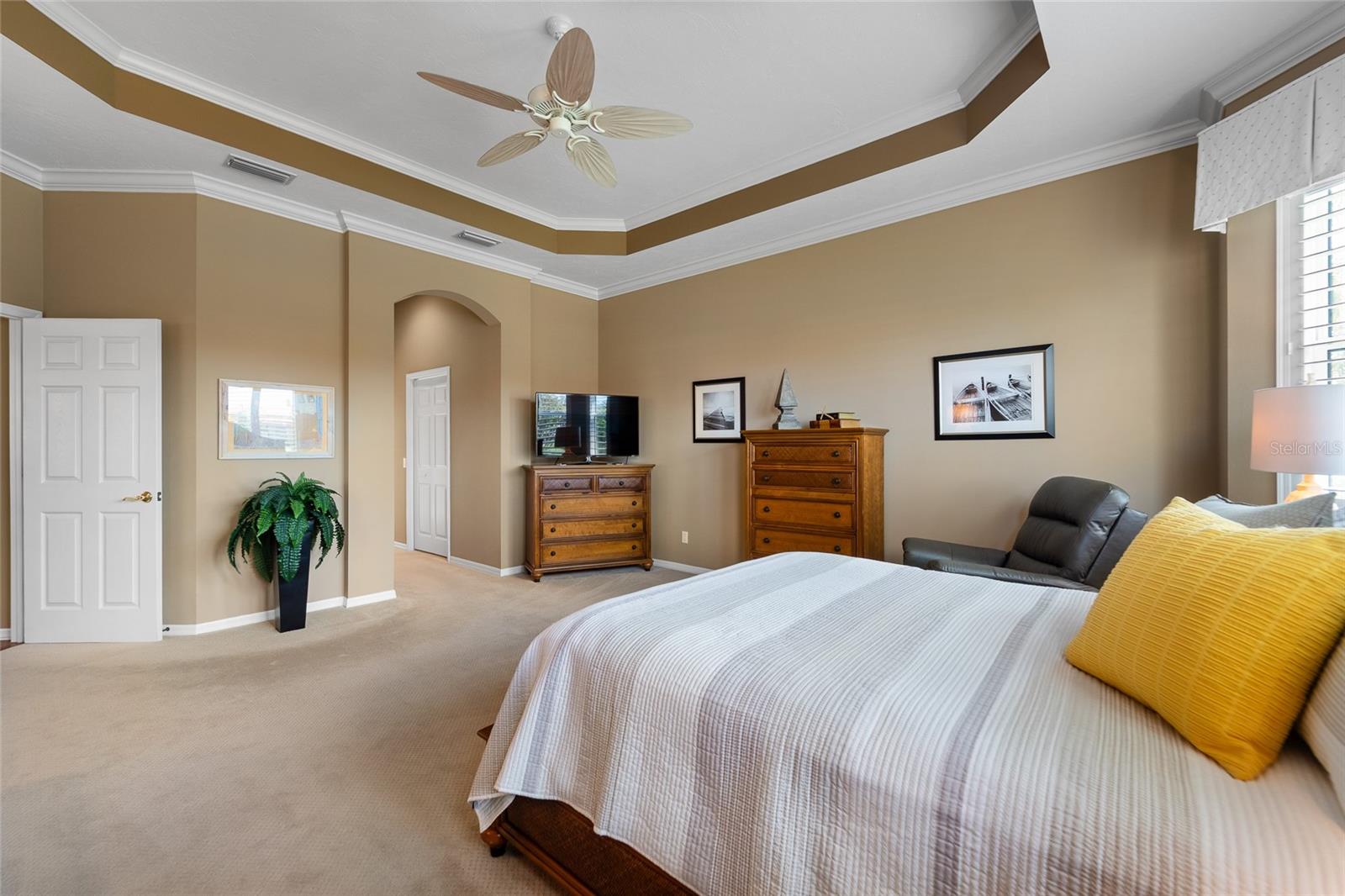 Image 29 of 50 For 5175 Cantabria Crest