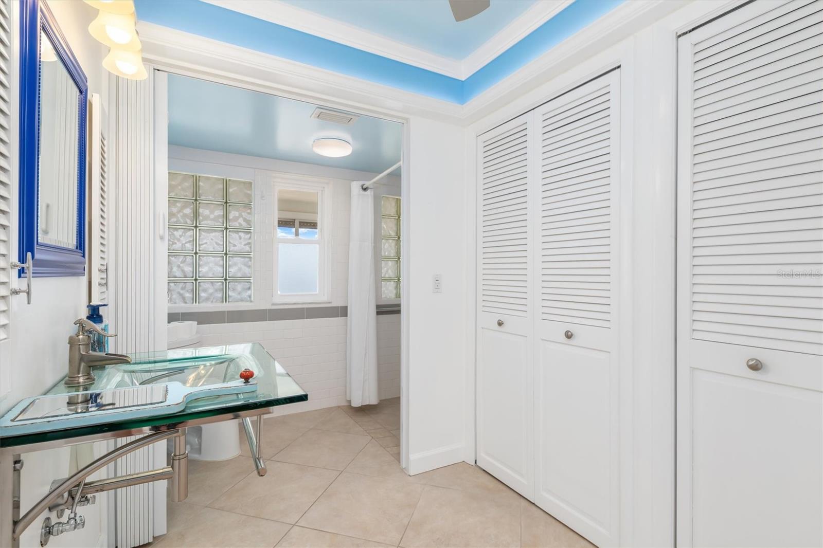 Image 24 of 62 For 1 Colony Point Drive A8