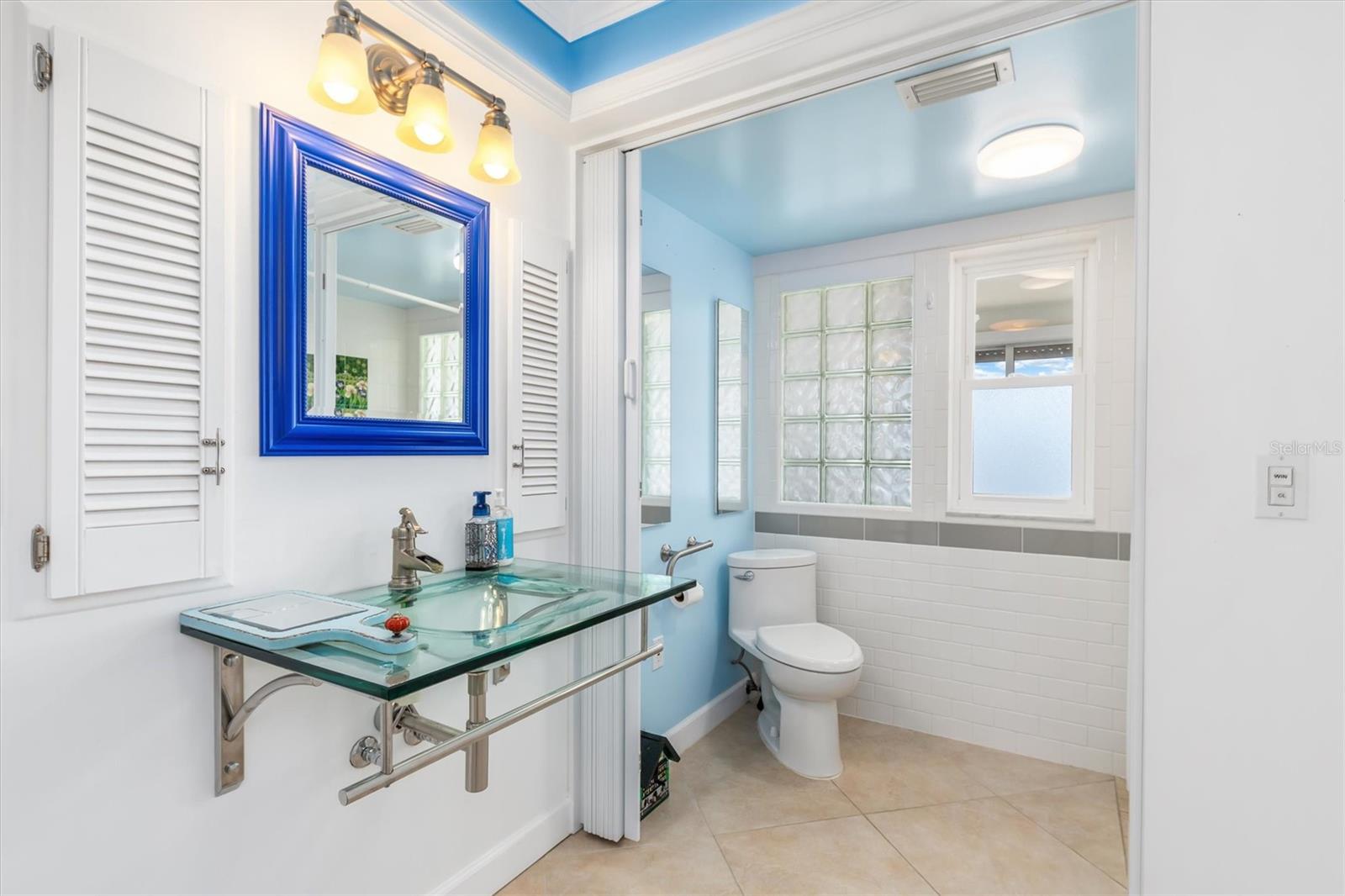 Image 25 of 62 For 1 Colony Point Drive A8