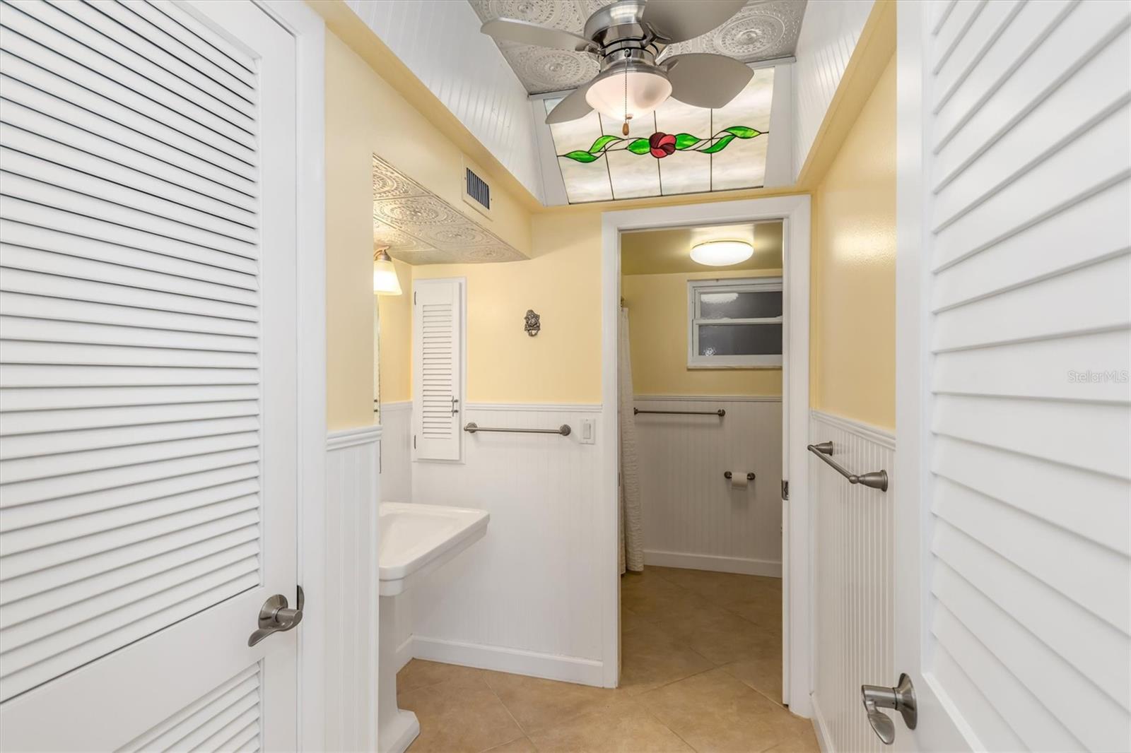 Image 31 of 62 For 1 Colony Point Drive A8