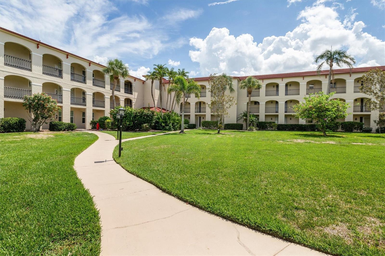 Image 37 of 62 For 1 Colony Point Drive A8