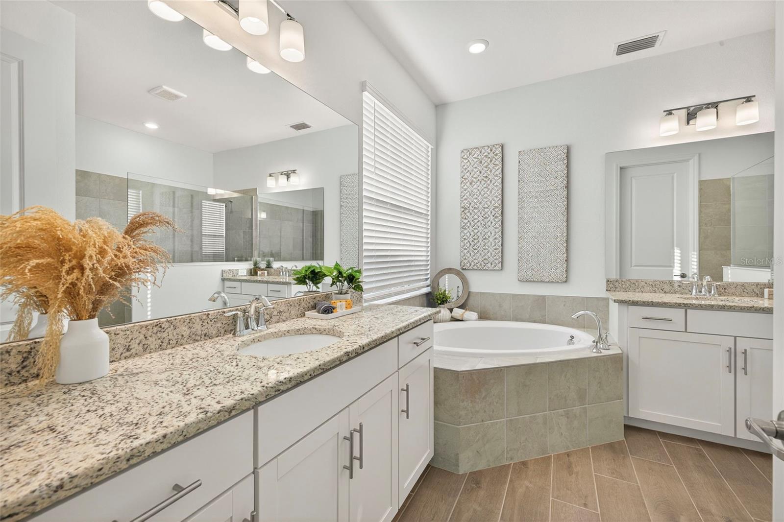 Image 17 of 33 For 15300 River Birch Court