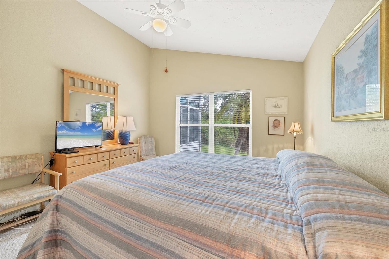 Image 18 of 39 For 3350 Yonge Avenue 31