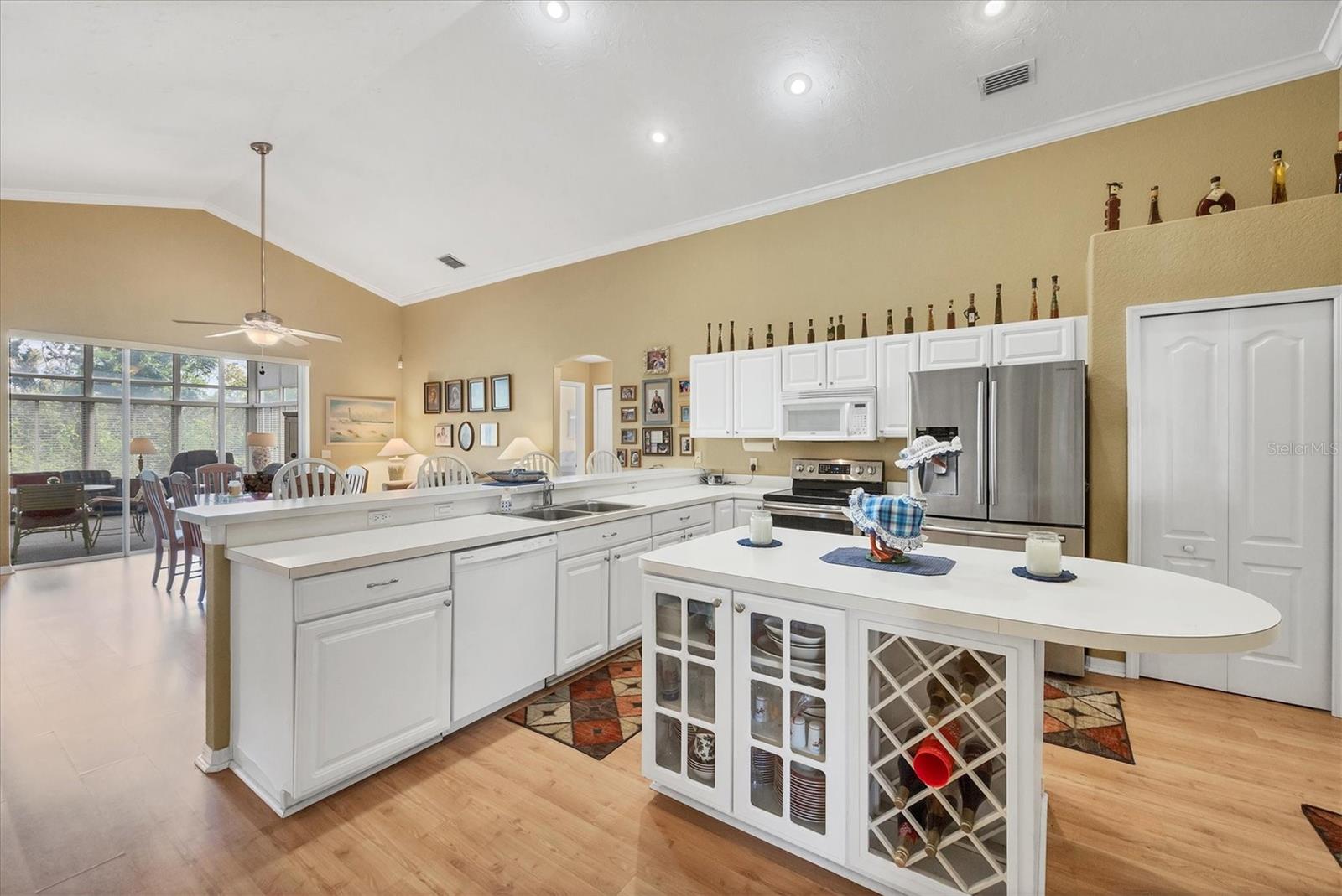 Image 7 of 39 For 3350 Yonge Avenue 31