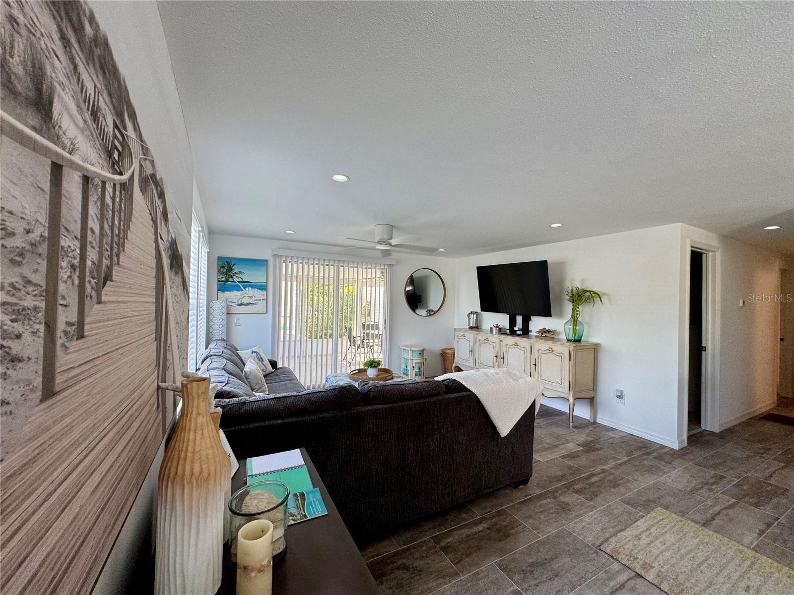 Image 18 of 50 For 3130 Bourbon