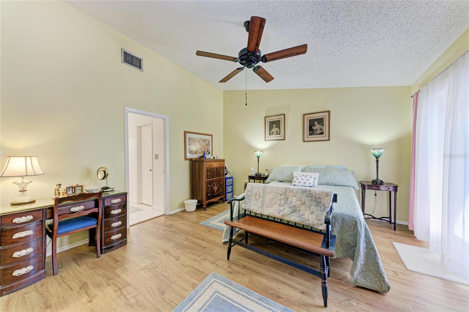 Image 30 of 51 For 6207 Courtside Drive 23