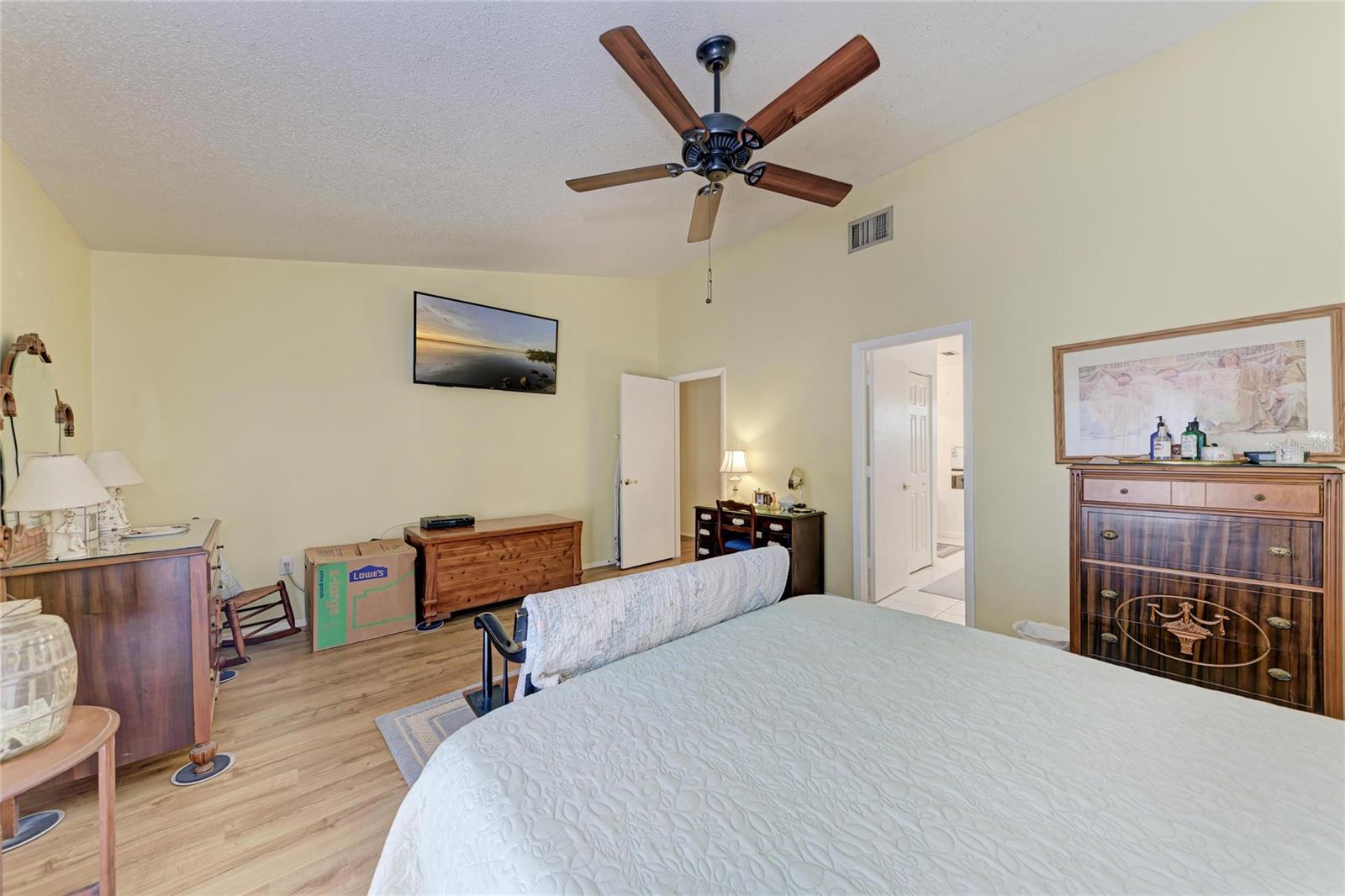 Image 31 of 51 For 6207 Courtside Drive 23