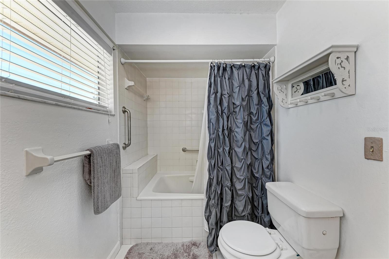 Image 34 of 51 For 6207 Courtside Drive 23