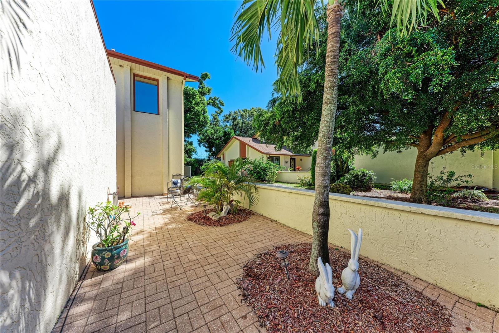 Image 4 of 51 For 6207 Courtside Drive 23