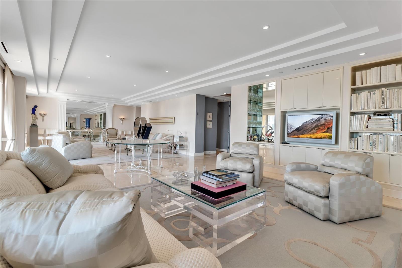 Image 12 of 49 For 1111 Ritz Carlton Drive 1202