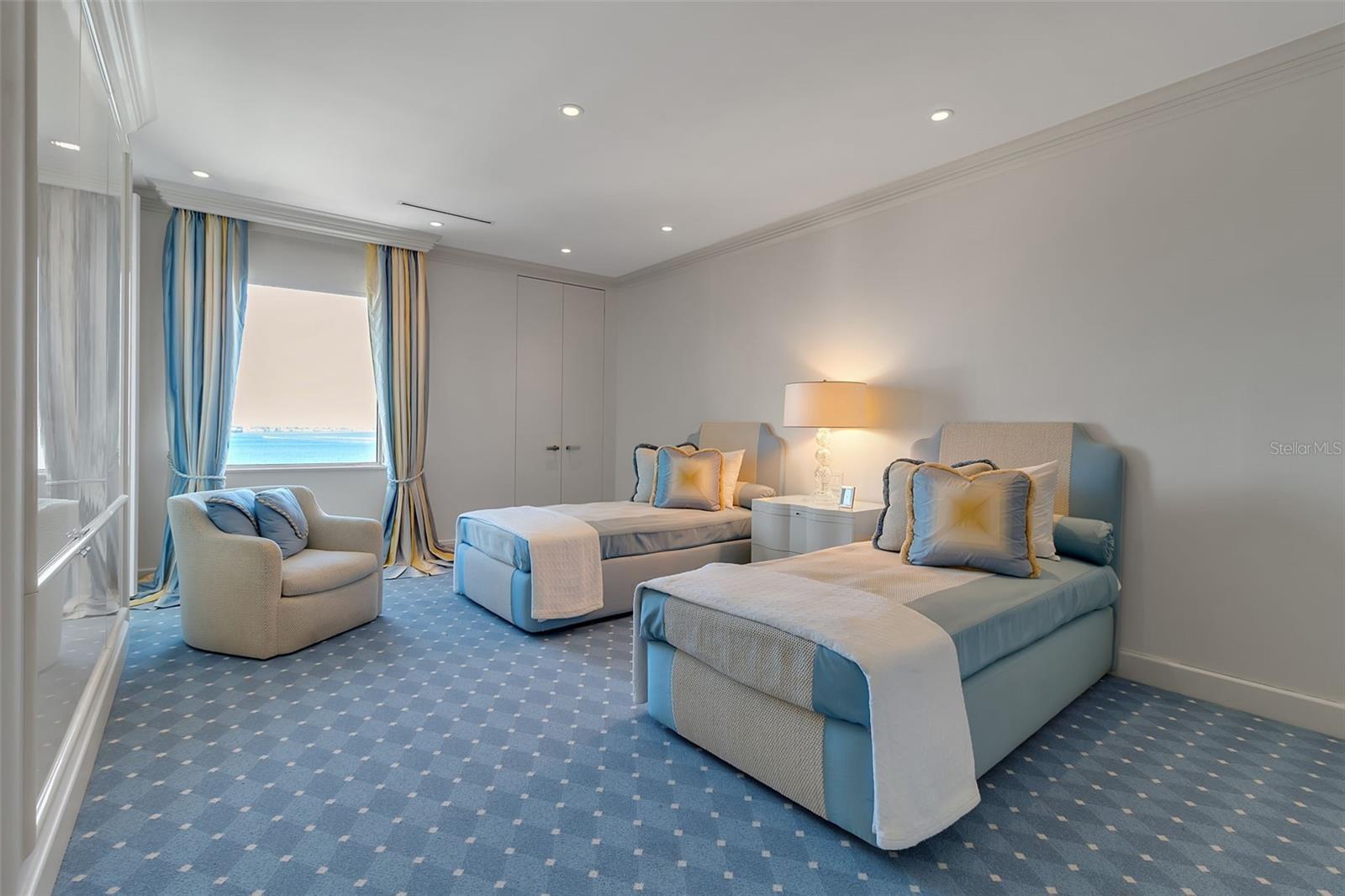 Image 31 of 49 For 1111 Ritz Carlton Drive 1202