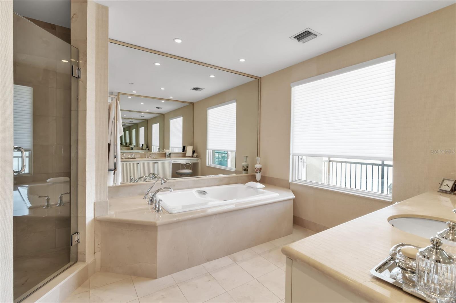 Image 35 of 49 For 1111 Ritz Carlton Drive 1202