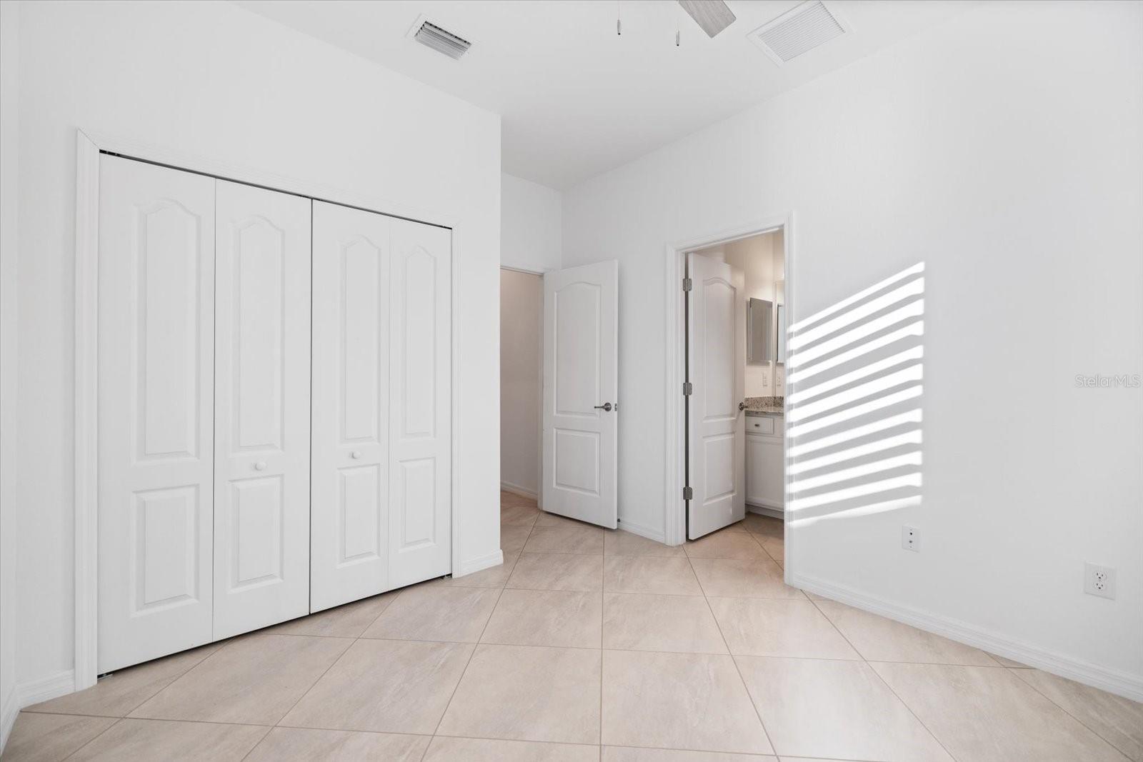 Image 16 of 52 For 6507 Clairborne Lane