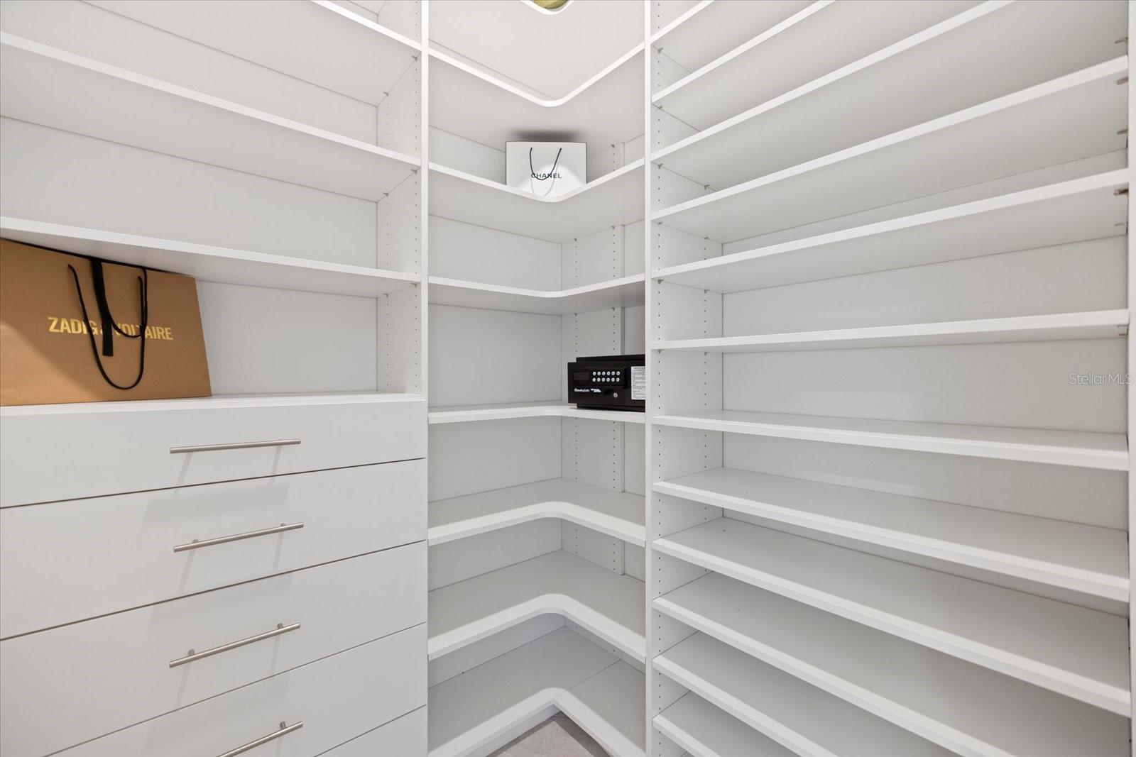 Image 22 of 52 For 6507 Clairborne Lane