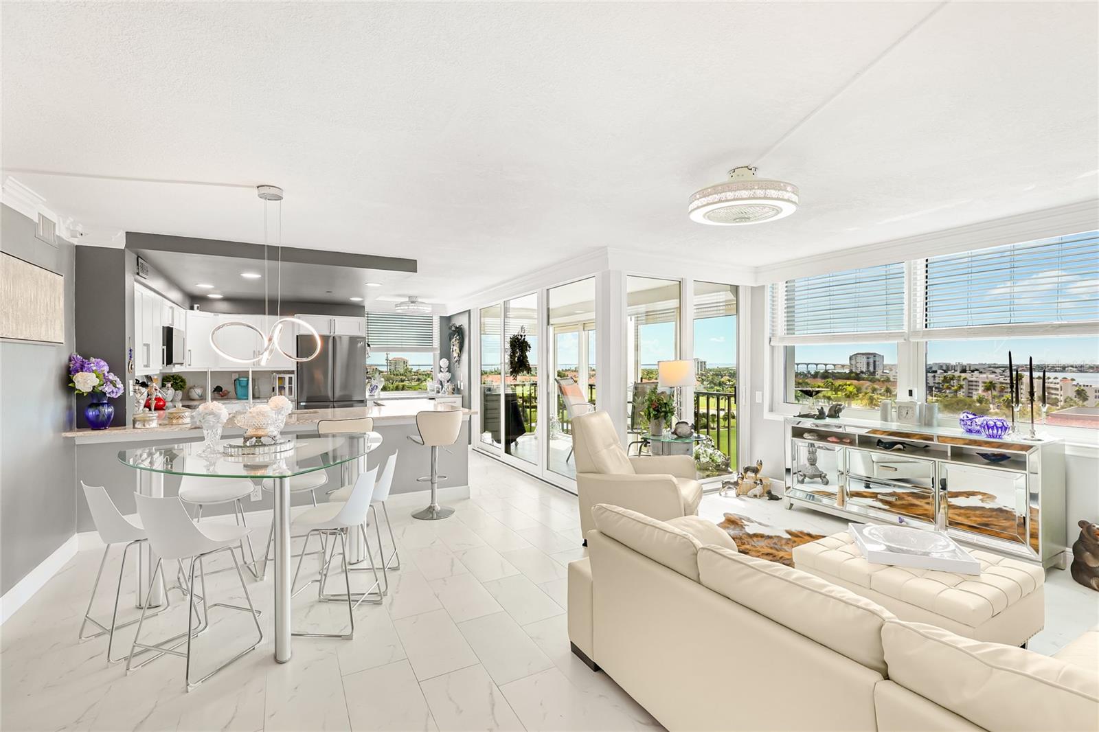 Image 11 of 27 For 6265 Sun Boulevard 1004