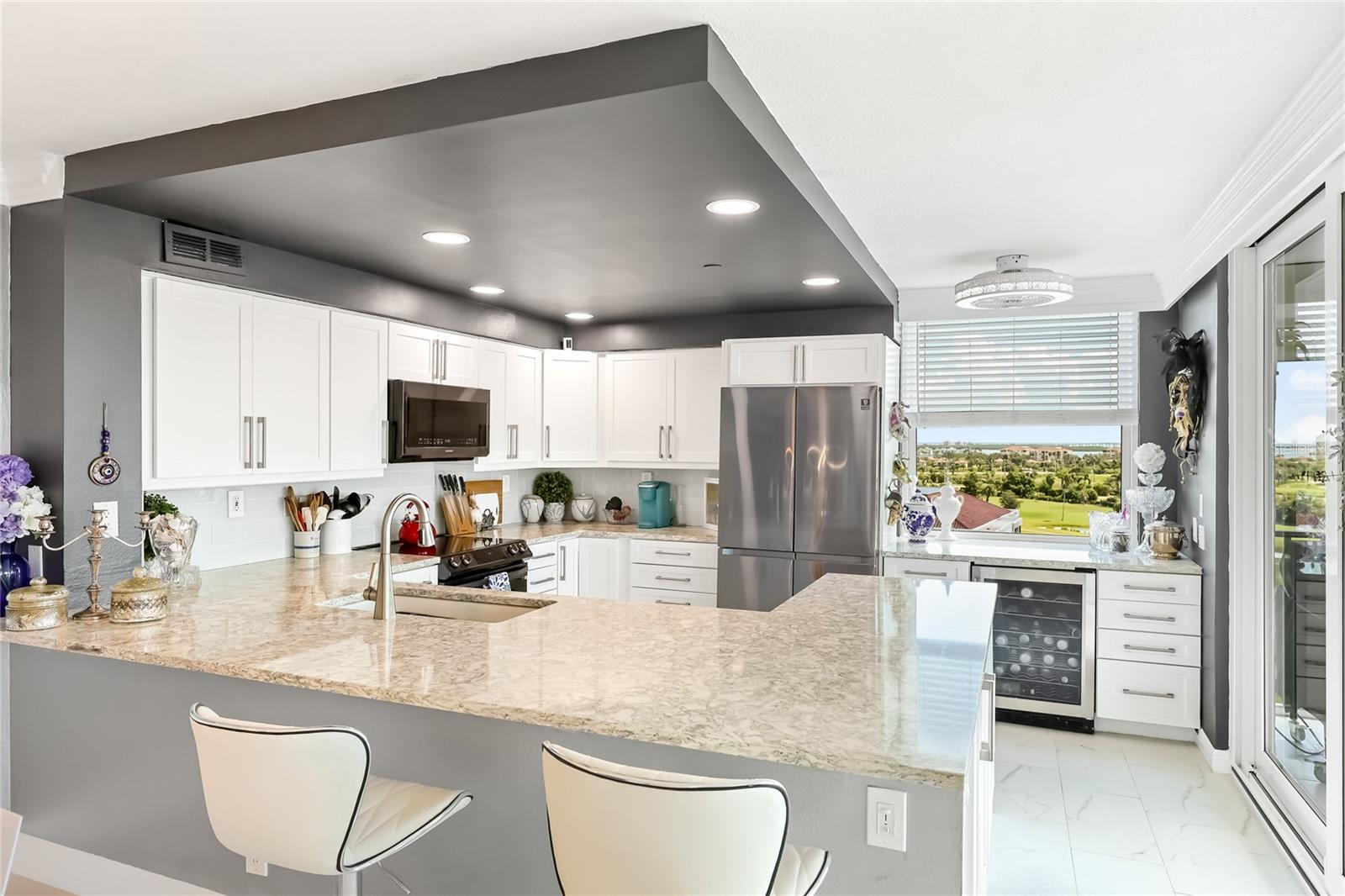 Image 16 of 27 For 6265 Sun Boulevard 1004