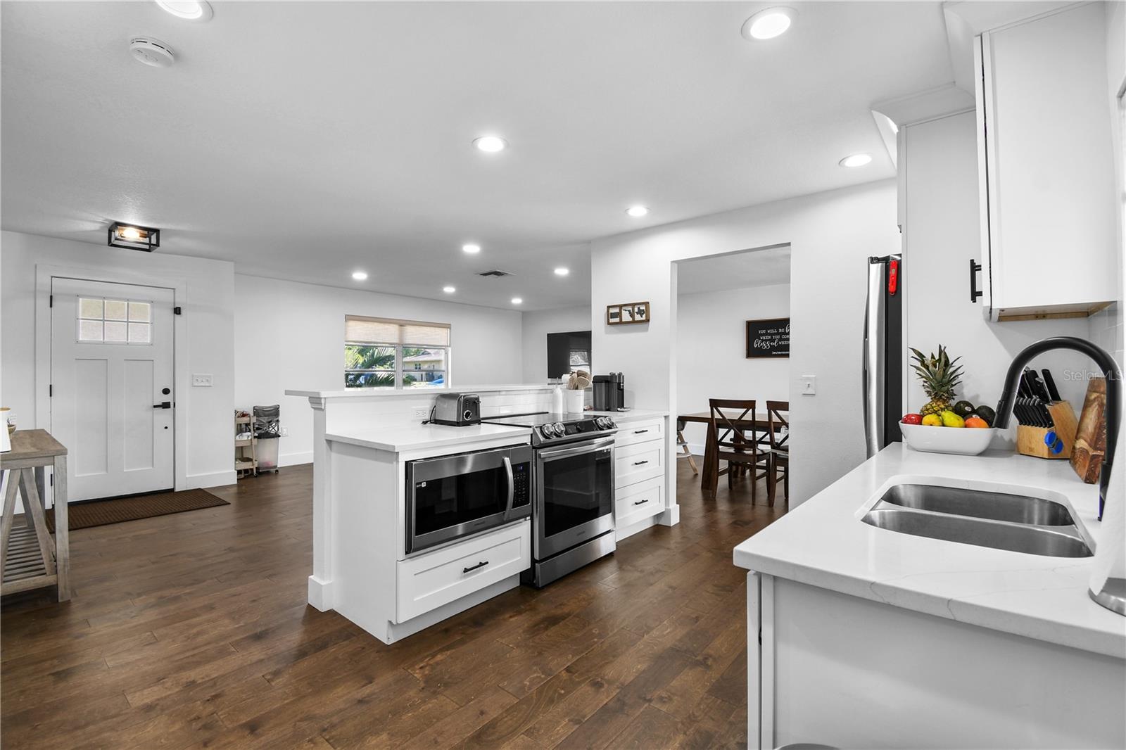 Image 12 of 64 For 7304 Claries Drive